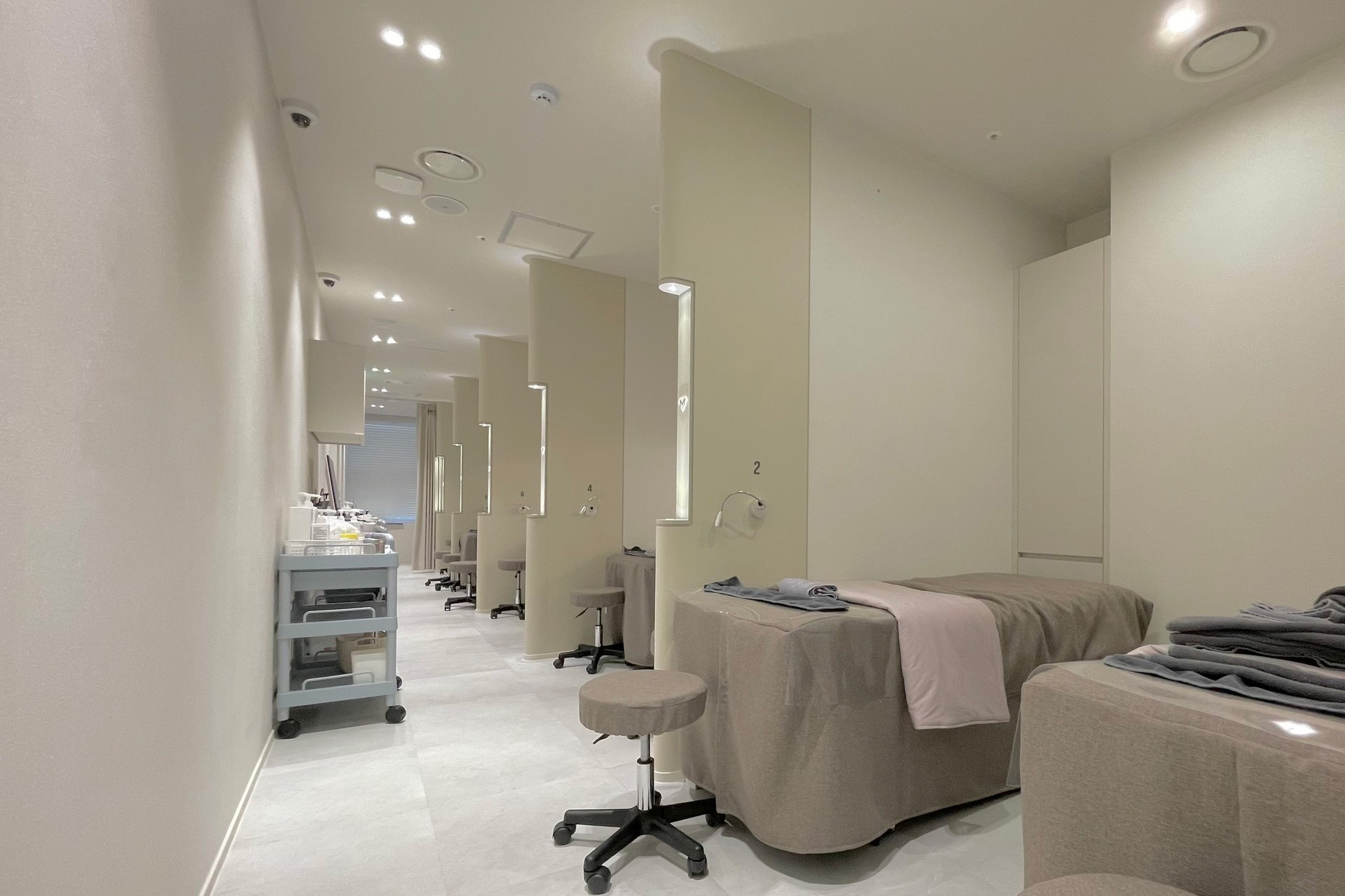 엠공일의원 내부 인테리어-7