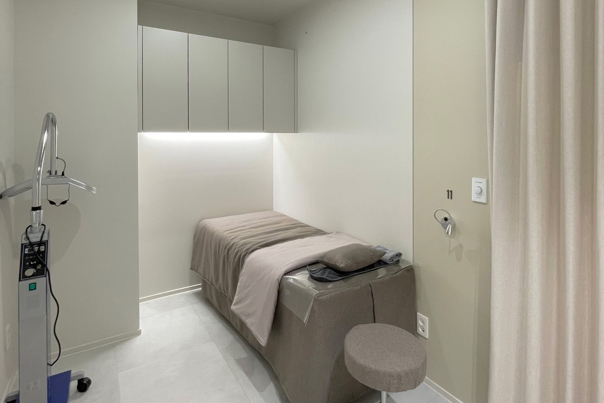 엠공일의원 내부 인테리어-9